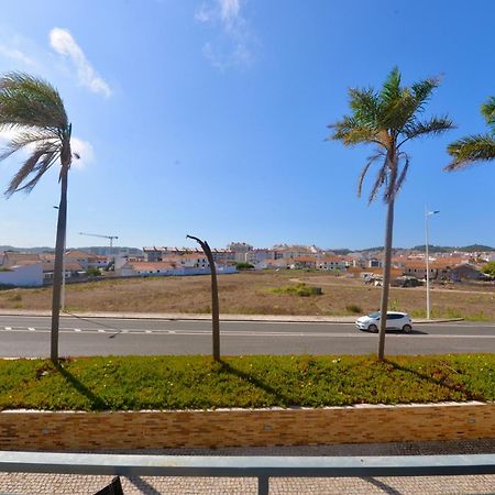 Pebble - 1 Bedroom Apartment Sleeps 5 With Pool & Tennis Court Sao Martinho do Porto Exterior photo