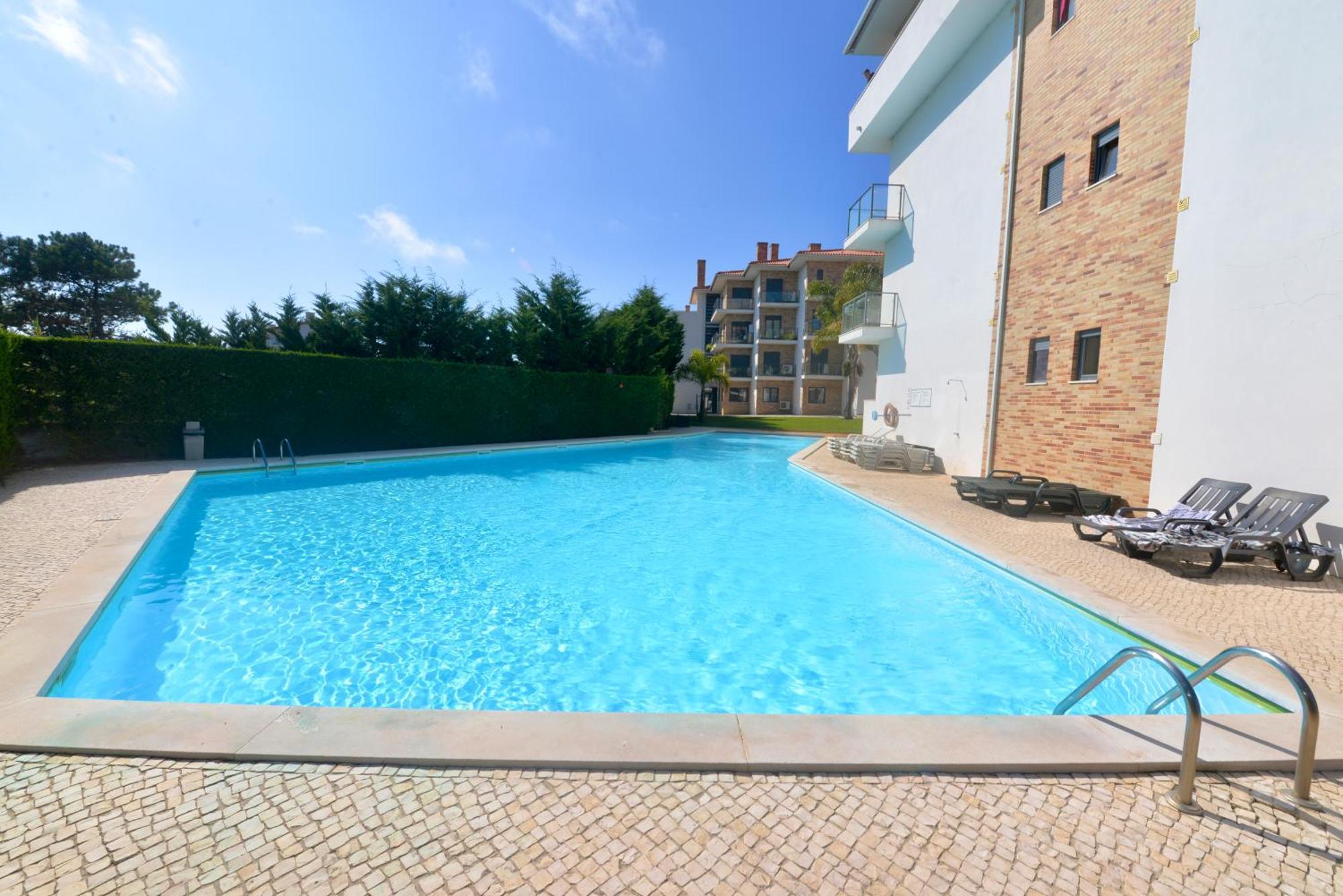 Pebble - 1 Bedroom Apartment Sleeps 5 With Pool & Tennis Court Sao Martinho do Porto Exterior photo